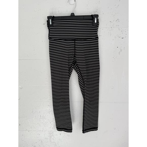 lululemon athletica Pants - Lululemon Pants Womens 4 Black White Striped Groove Crop Yoga Athletic Gym